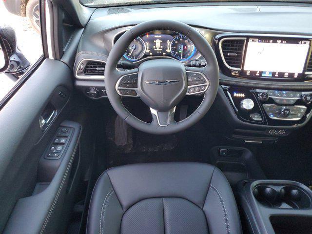 new 2025 Chrysler Pacifica car, priced at $41,725