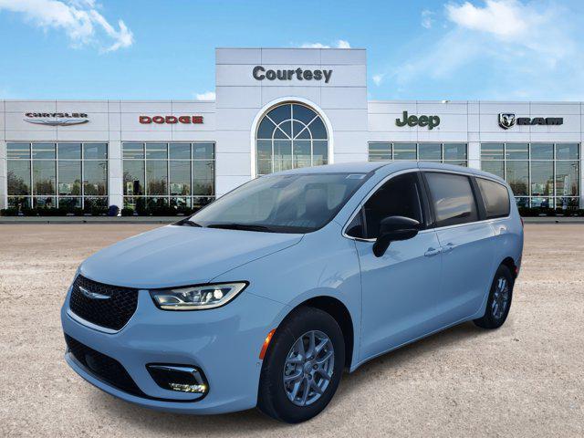 new 2025 Chrysler Pacifica car, priced at $41,725