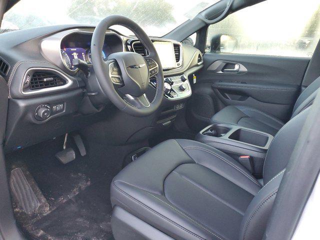 new 2025 Chrysler Pacifica car, priced at $41,725