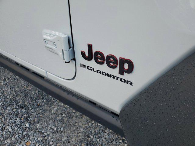 new 2025 Jeep Gladiator car, priced at $44,996
