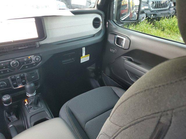 new 2025 Jeep Gladiator car, priced at $41,090