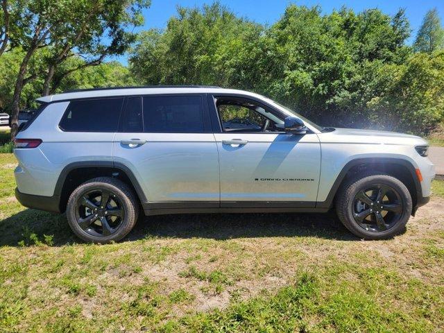 new 2024 Jeep Grand Cherokee L car, priced at $40,332