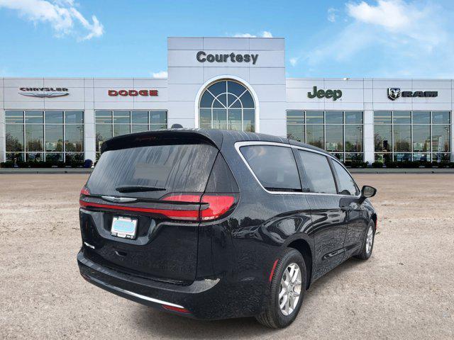 new 2025 Chrysler Pacifica car, priced at $41,725