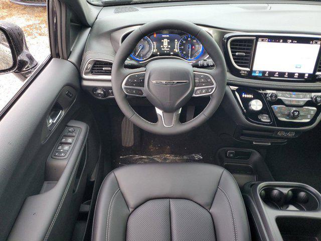 new 2025 Chrysler Pacifica car, priced at $41,725