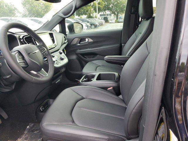 new 2025 Chrysler Pacifica car, priced at $41,725