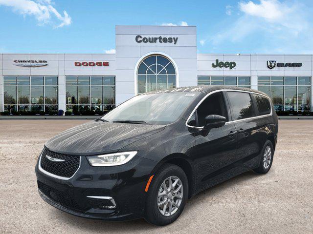 new 2025 Chrysler Pacifica car, priced at $41,725