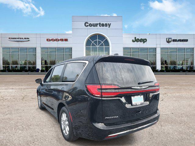 new 2025 Chrysler Pacifica car, priced at $41,725