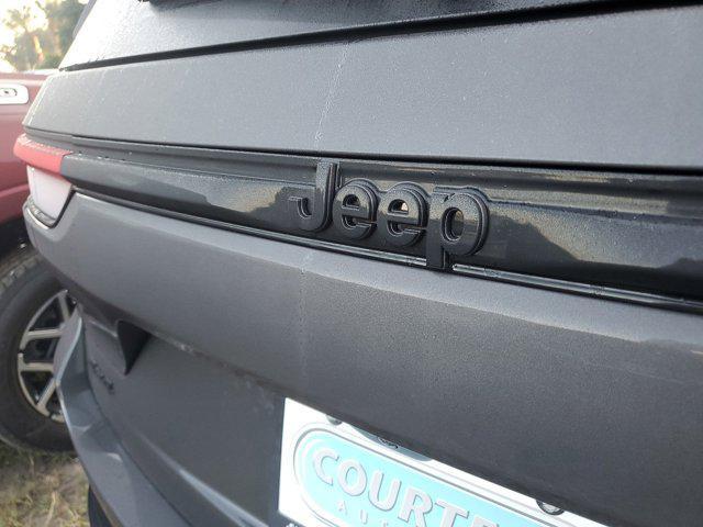 new 2025 Jeep Grand Cherokee car, priced at $44,999