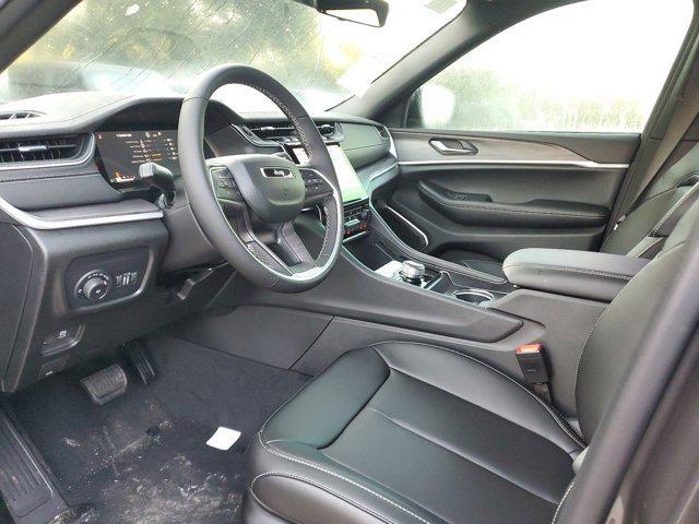 new 2025 Jeep Grand Cherokee car, priced at $44,999