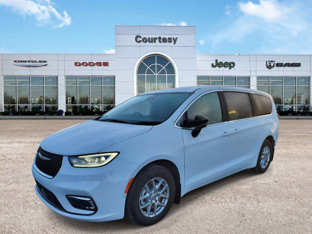 new 2025 Chrysler Pacifica car, priced at $39,400