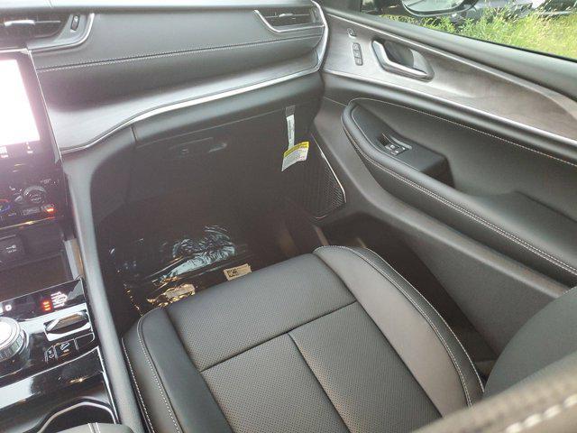 new 2025 Jeep Grand Cherokee car, priced at $54,065