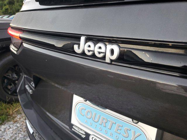 new 2025 Jeep Grand Cherokee car, priced at $54,065