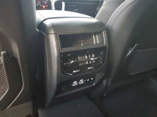 new 2025 Jeep Grand Cherokee car, priced at $48,999