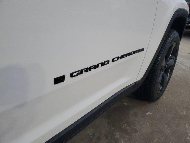 new 2025 Jeep Grand Cherokee car, priced at $48,999
