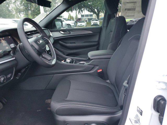 new 2025 Jeep Grand Cherokee car, priced at $31,875