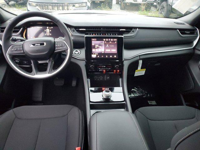 new 2025 Jeep Grand Cherokee car, priced at $31,875