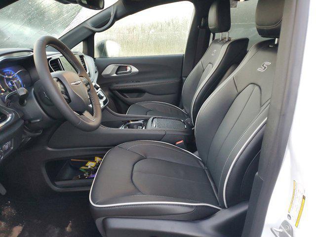 new 2026 Chrysler Pacifica car, priced at $51,405