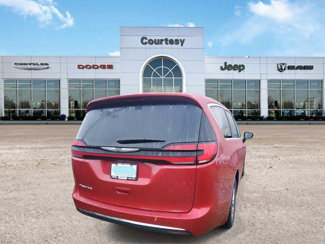 new 2025 Chrysler Pacifica car, priced at $38,440