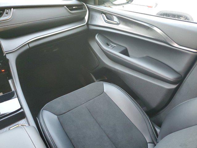 new 2025 Jeep Grand Cherokee L car, priced at $37,780