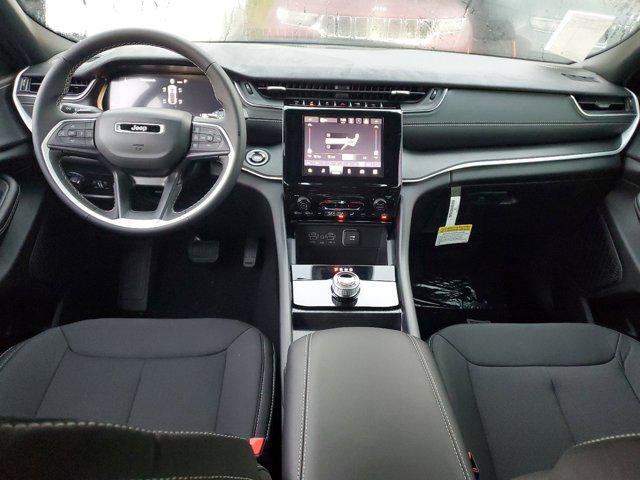 new 2025 Jeep Grand Cherokee car, priced at $33,625