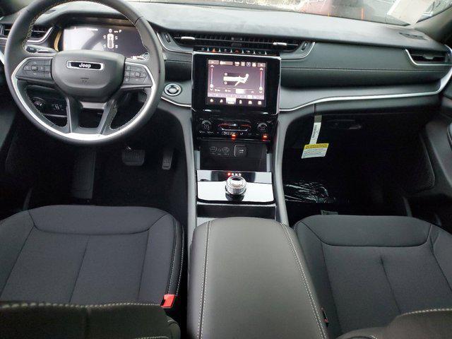 new 2025 Jeep Grand Cherokee car, priced at $33,625