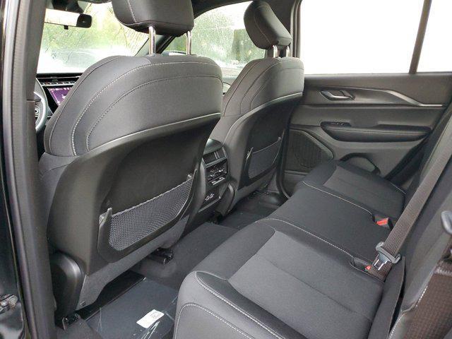 new 2025 Jeep Grand Cherokee car, priced at $33,625