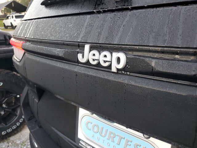 new 2025 Jeep Grand Cherokee car, priced at $33,625