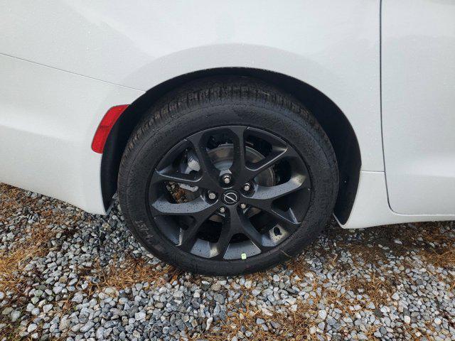 new 2025 Chrysler Pacifica car, priced at $45,345