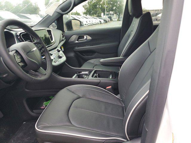 new 2025 Chrysler Pacifica car, priced at $45,345