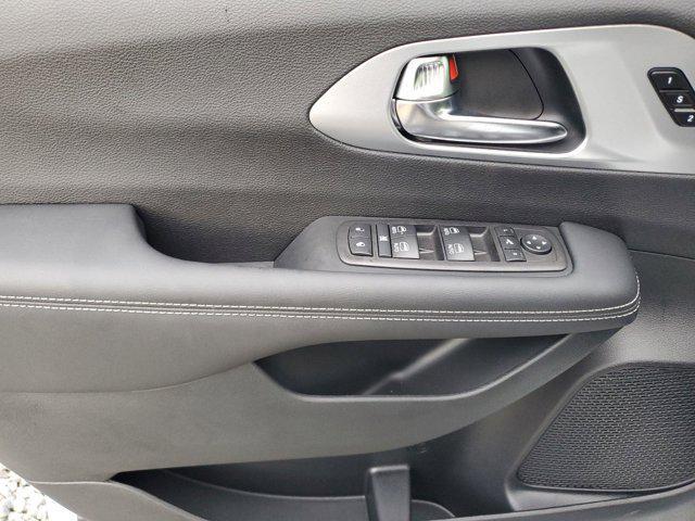 new 2025 Chrysler Pacifica car, priced at $45,345