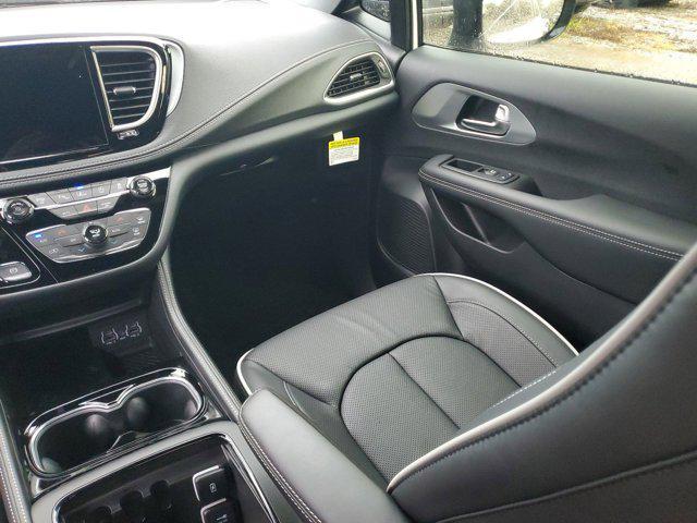 new 2025 Chrysler Pacifica car, priced at $45,345