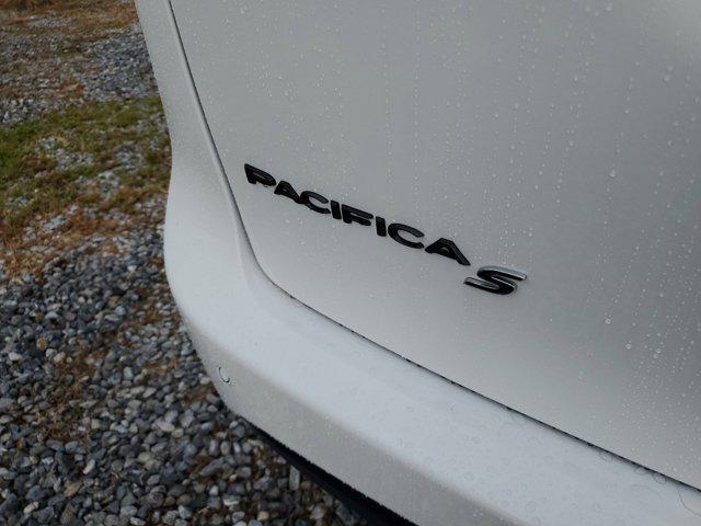 new 2025 Chrysler Pacifica car, priced at $45,345