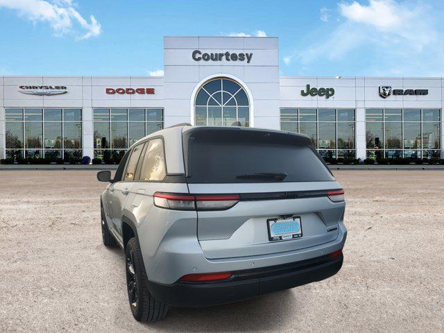 new 2025 Jeep Grand Cherokee car, priced at $44,499