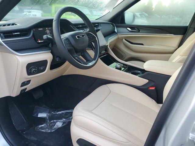 new 2025 Jeep Grand Cherokee car, priced at $44,499
