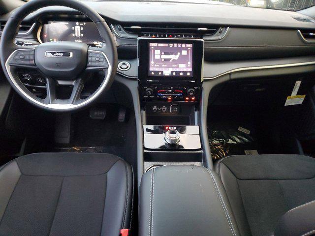 new 2025 Jeep Grand Cherokee car, priced at $38,999