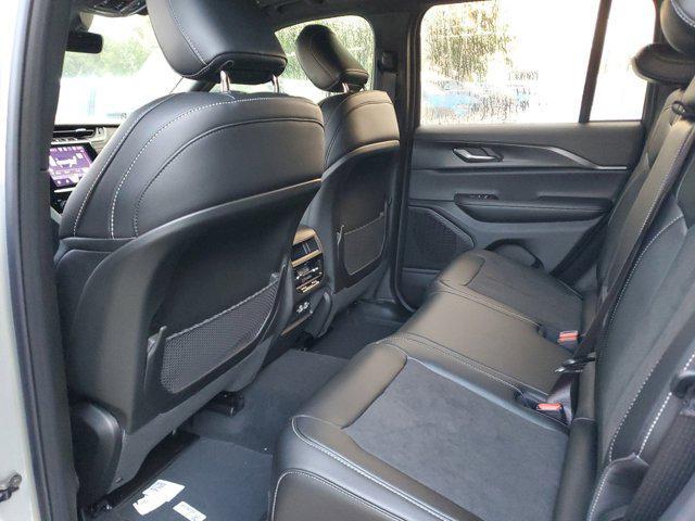 new 2025 Jeep Grand Cherokee car, priced at $38,999
