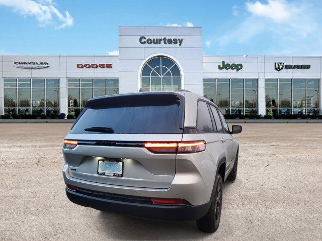 new 2025 Jeep Grand Cherokee car, priced at $38,999