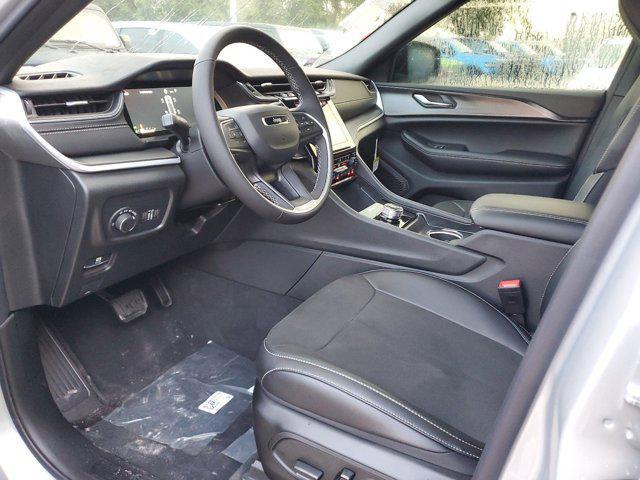 new 2025 Jeep Grand Cherokee car, priced at $38,999