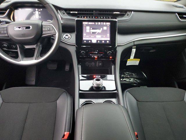 new 2025 Jeep Grand Cherokee car, priced at $38,975