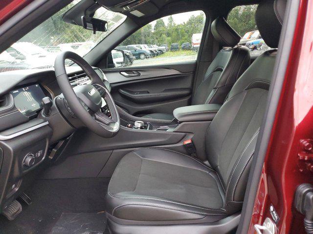 new 2025 Jeep Grand Cherokee car, priced at $38,975