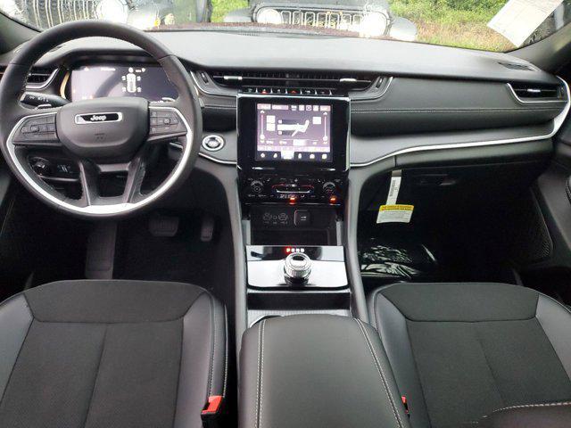 new 2025 Jeep Grand Cherokee car, priced at $38,975