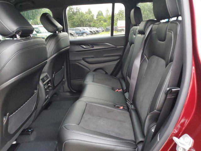 new 2025 Jeep Grand Cherokee car, priced at $38,975