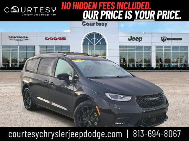 used 2023 Chrysler Pacifica car, priced at $35,591