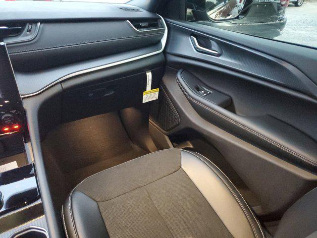 new 2025 Jeep Grand Cherokee L car, priced at $38,499