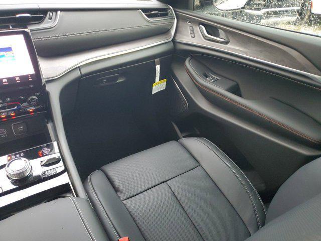 new 2025 Jeep Grand Cherokee car, priced at $53,470