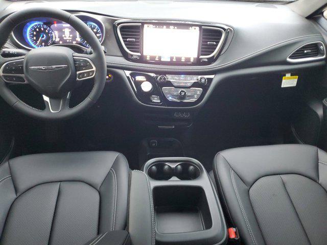 new 2025 Chrysler Pacifica car, priced at $43,650
