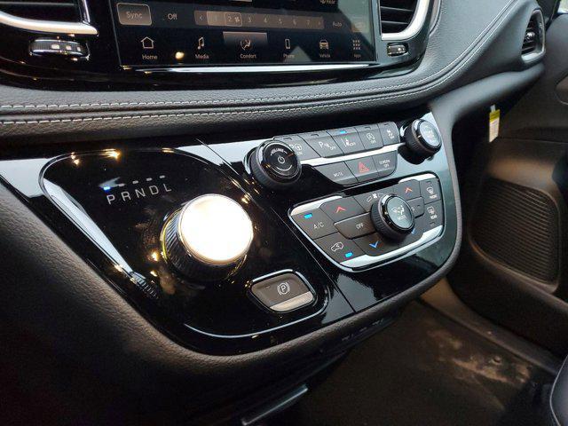 new 2025 Chrysler Pacifica car, priced at $43,650