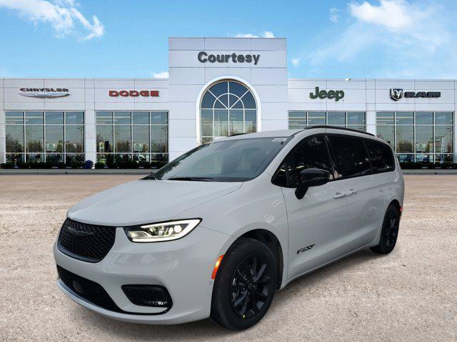 new 2025 Chrysler Pacifica car, priced at $43,650