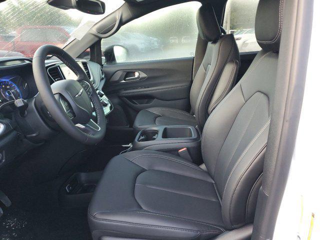 new 2025 Chrysler Pacifica car, priced at $41,725