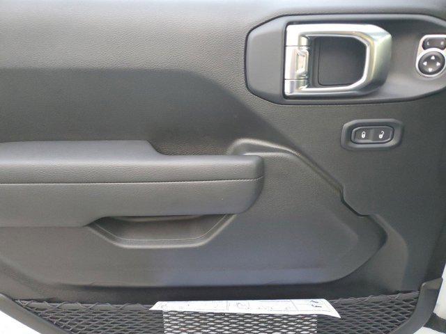 new 2025 Jeep Wrangler car, priced at $45,999